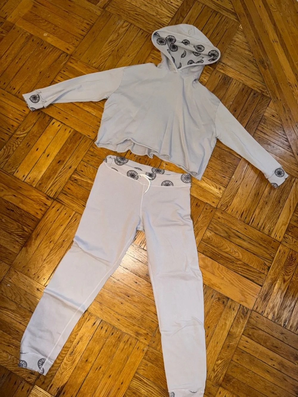 Monrow + SOULcycle Set - Picture 3 of 8